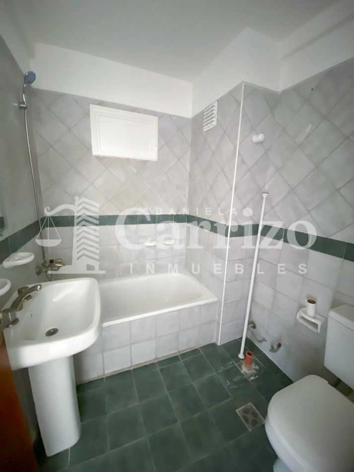 DEPARTAMENTO EN ALQUILER EN CASTELAR. RODRIGUEZ PEÑA AL 800