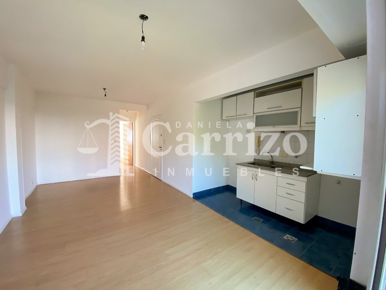 DEPARTAMENTO EN ALQUILER EN CASTELAR. RODRIGUEZ PEÑA AL 800