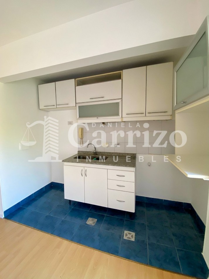 DEPARTAMENTO EN ALQUILER EN CASTELAR. RODRIGUEZ PEÑA AL 800