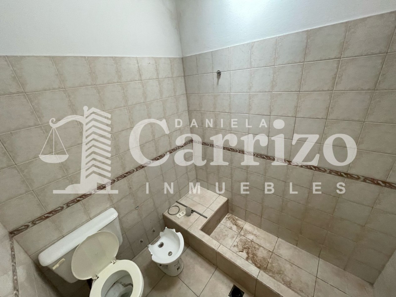 Casa en Venta a Reciclar. Proxima a Barrio Aeronautico. Ituzaingo Norte.