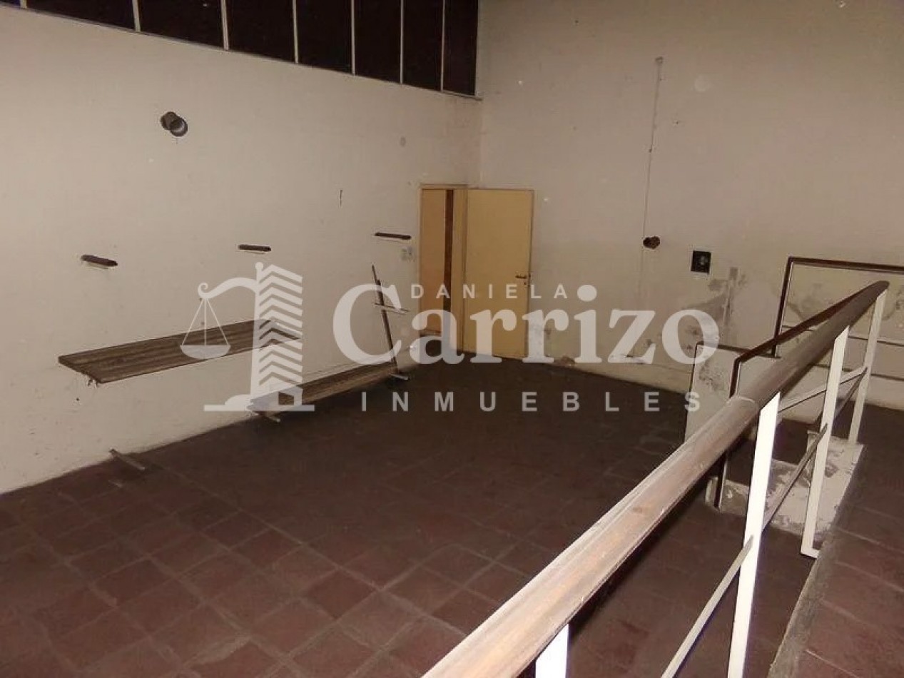 LOCAL COMERCIAL CON VIVIENDA EN AVENIDA ENTRE RIOS AL 1500, BALVANERA, CABA. 