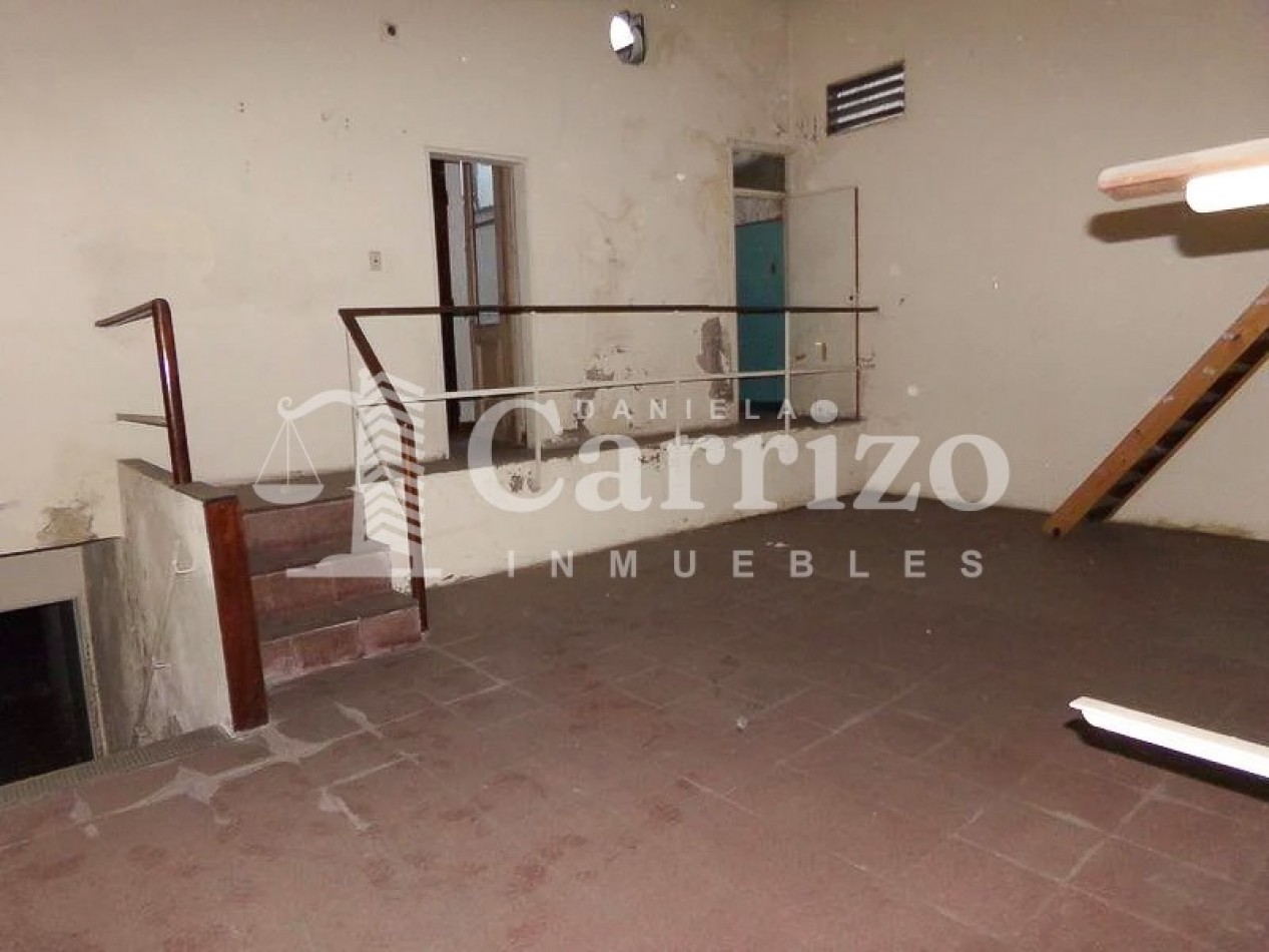 LOCAL COMERCIAL CON VIVIENDA EN AVENIDA ENTRE RIOS AL 1500, BALVANERA, CABA. 